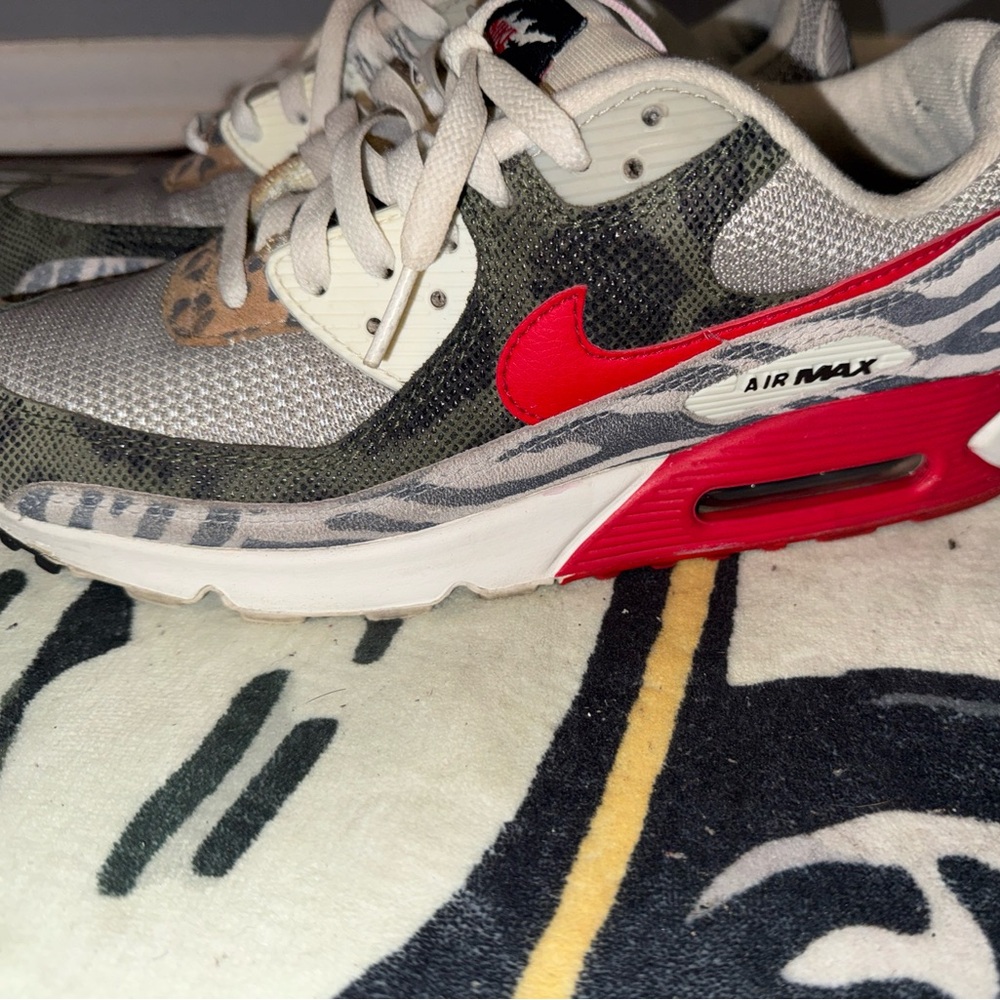 Nike Air Max with Red and Gray Accents men’s 9.5 animal print